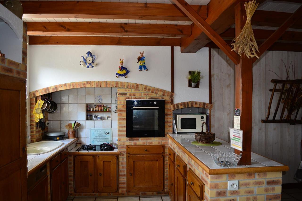 MARAIS POITEVIN pêche ,barque, vélos, wifi, linge, cheminée, cuisine La Taillee Extérieur photo