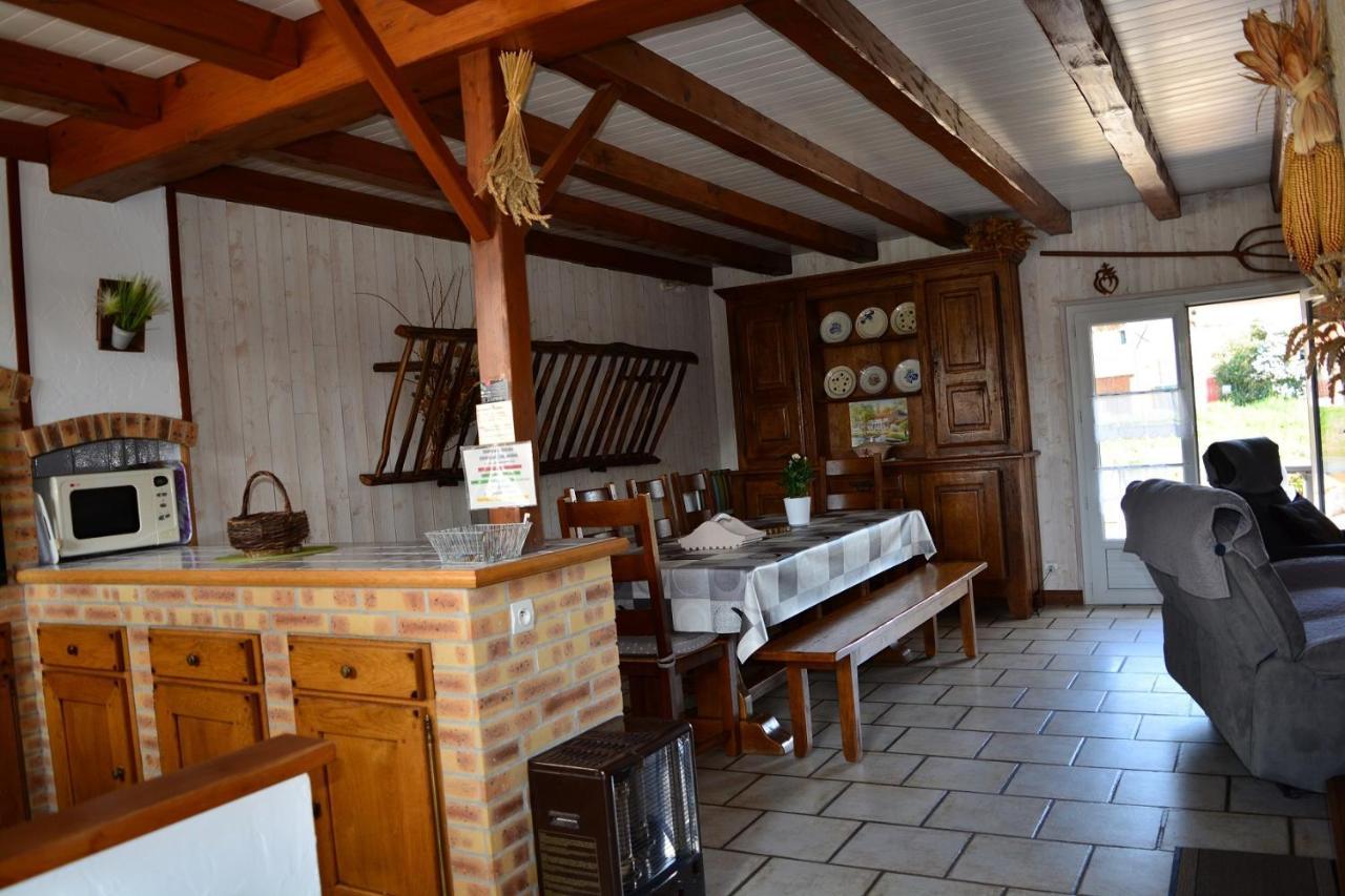 MARAIS POITEVIN pêche ,barque, vélos, wifi, linge, cheminée, cuisine La Taillee Extérieur photo