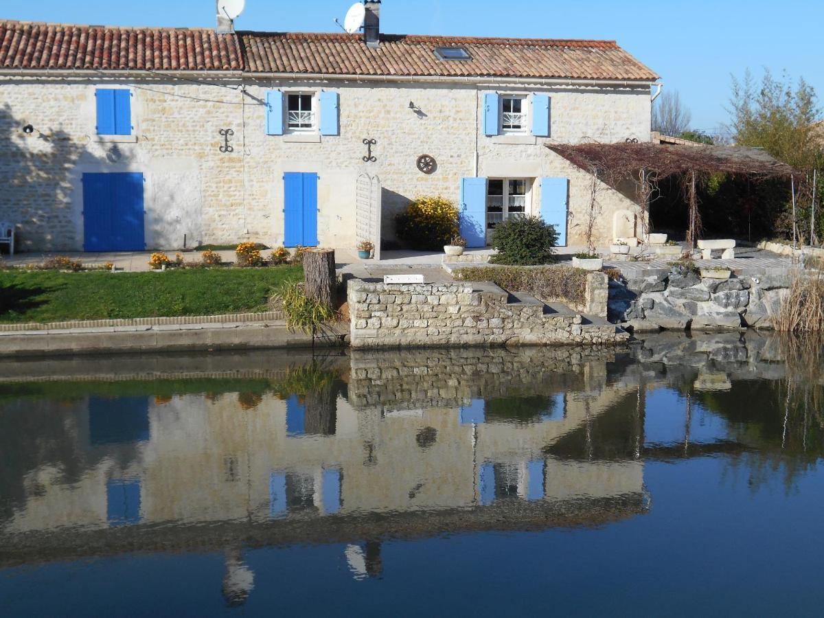 MARAIS POITEVIN pêche ,barque, vélos, wifi, linge, cheminée, cuisine La Taillee Extérieur photo